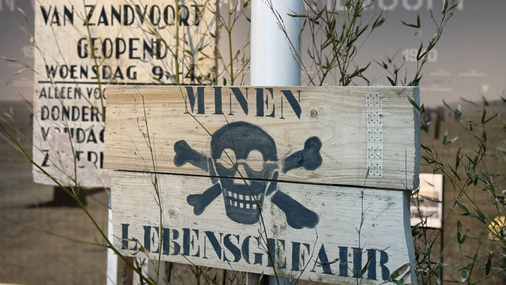 Ontwerp BUNKERS Tentoonstelling Zandvoorts Museum Poster