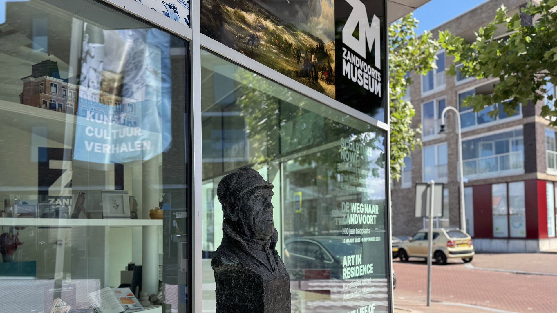 Klaas Koper Buste Entree Zandvoorts Museum